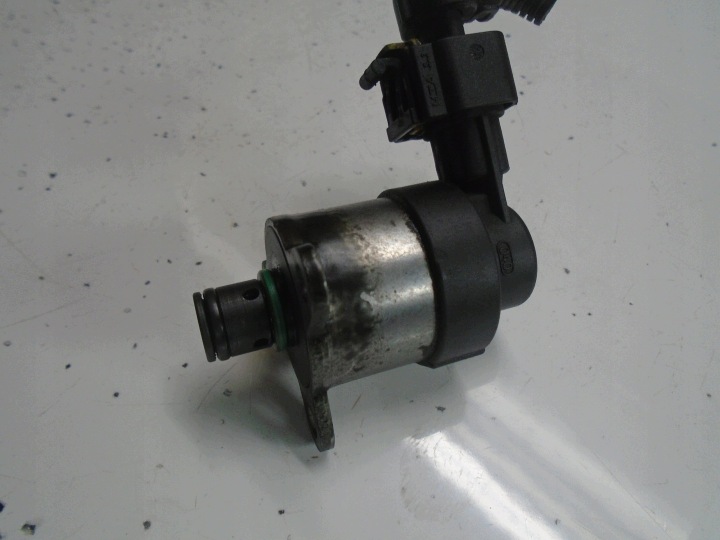 BMW 1 E87 X3 E83 2.0D N47D20C sensor of the fuel 0928400494