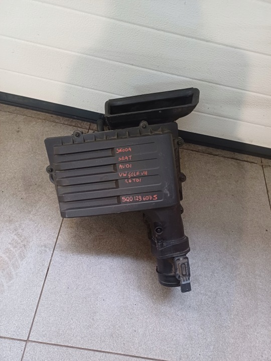 cover of a filter, air VW SKODA AUDI SEAT VW GOLF VII 1,6 TDI 5Q0129607S