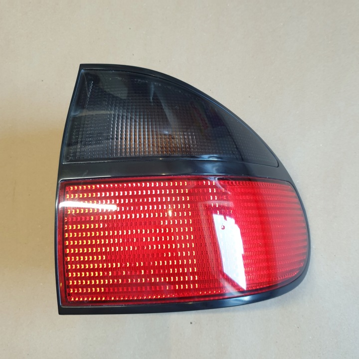 Licht rechts hinten WKLAD RENAULT LAGUNA und HB OE EU