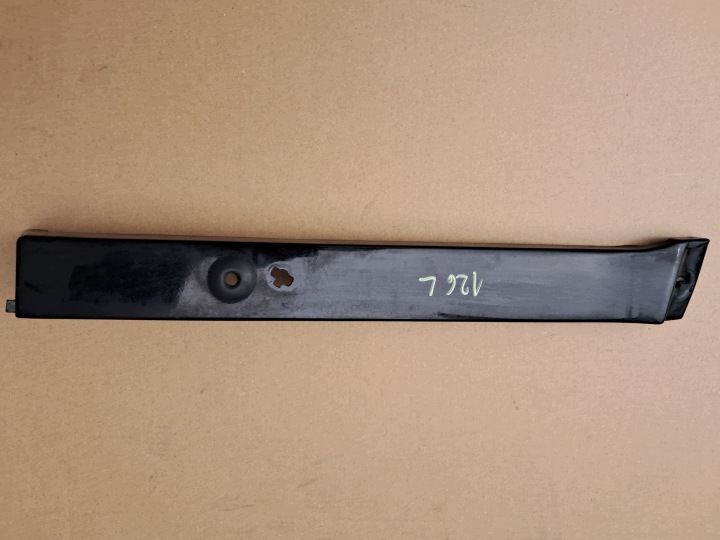 moulding left front below light MERCEDES W126 SE SEL 1268891563