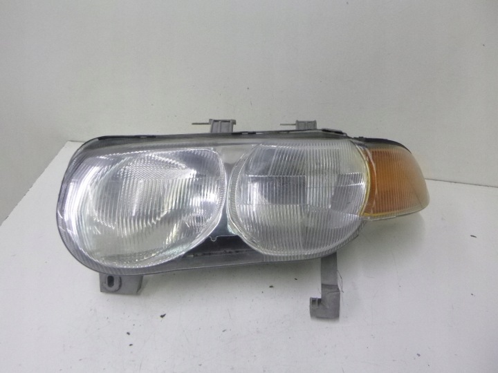 FAR PREDNJA MG ZS ROVER 400 2002R.