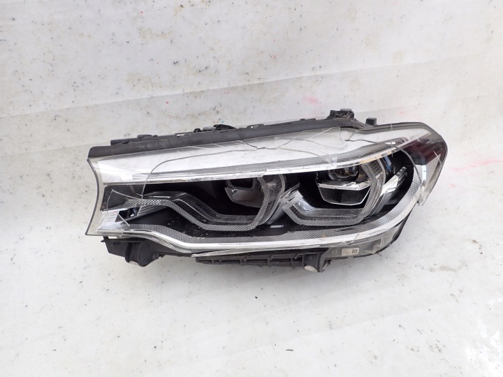 BMW 5 G30 G31 17-20 light front front left