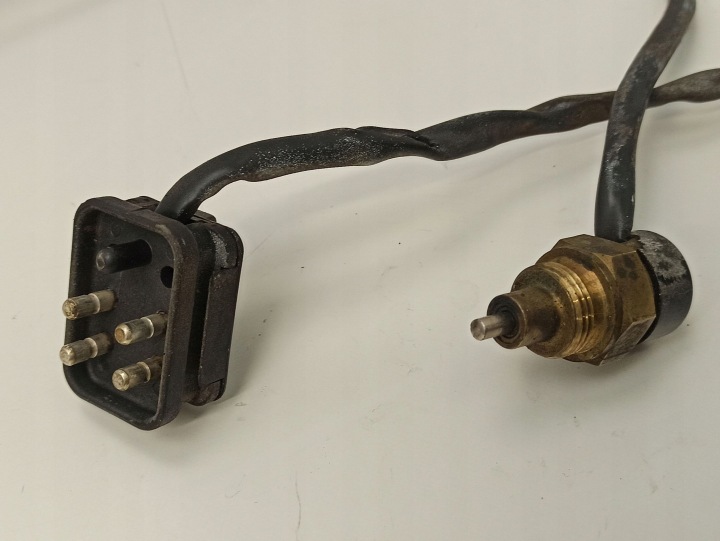 Commutateur de lampe de marche arrière Mercedes-Benz COMPAKT W115 10