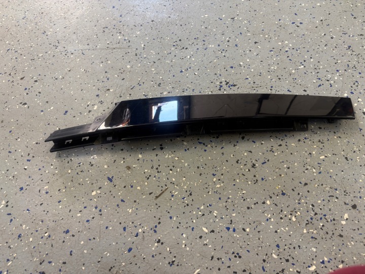 VW PSSAT B8 moulding LC9X cover door right front 3G0837902AB
