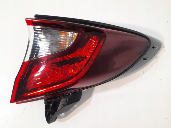 Toyota C-HR und Leuchte hinten 81550-F412000