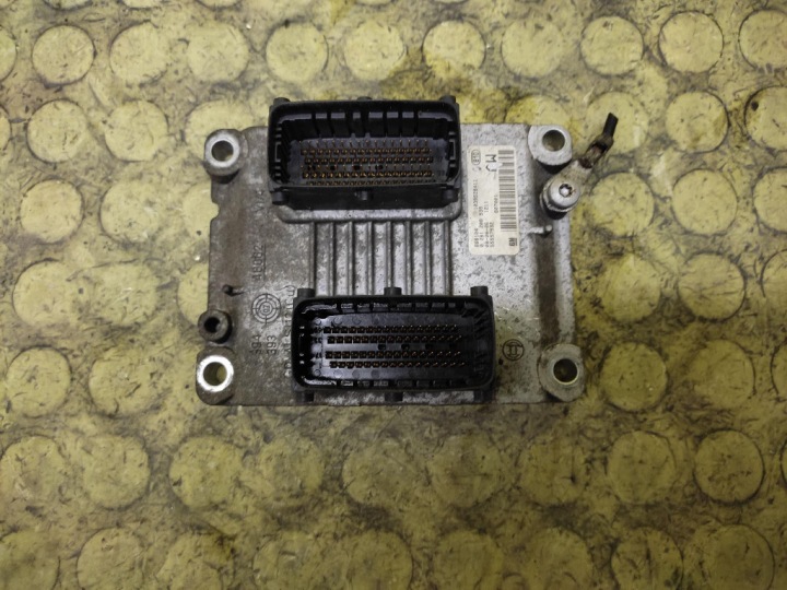 OPEL CORSA D bedienteil des motors 0261208939