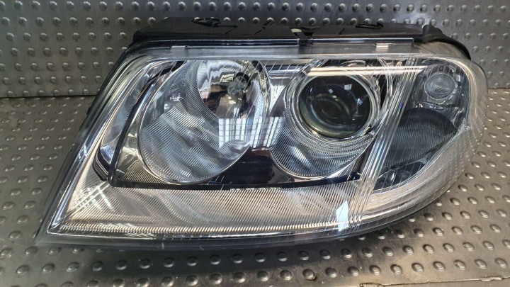 Feux phare Avant Gauche VW PASSAT B5 LIFT 00- 3B0941015AR