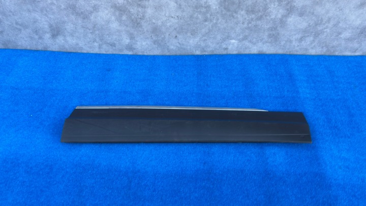 VW TIGUAN 2 II 5NA moulding door right front Z CHROMEM 5NA854940AG KP7/UP11