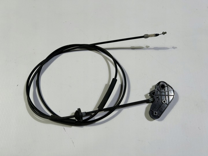 rope lever of the opening bonnets Maserati Quattroporte 2013