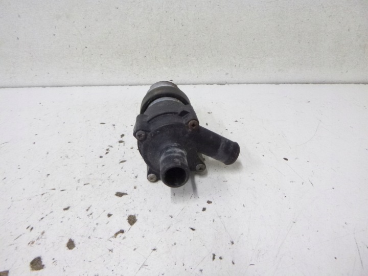 Supplémentaire Pompe Circulation d’eau Mercedes W203 2002r. 2038350064