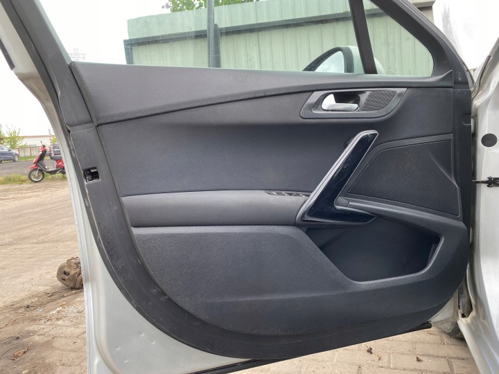 mechanism of the lowering window regulator left front Peugeot 508 and 1 10-18
