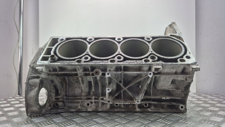 Blok of the engine Mercedes E500 W212 R2730101005 M273.970