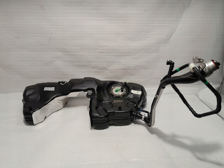 AUDI A4 B9 LIFT Sedan QUATTRO tank 2.0TFSI 8W0201021GC