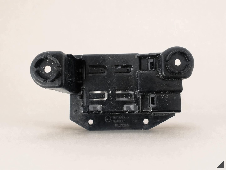 SKODA SUPERB IV 3P 3P3 24- staffa RADARU sensore angolo cieco angolo posteriore sinistra