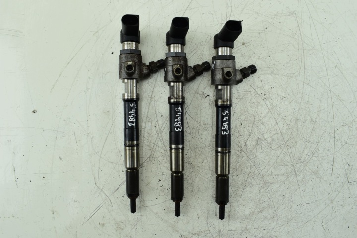 einspritzdüse pumpe-düse-einheit VW PASSAT B7 GOLF VI AUDI A3 8P SEAT LEON II 1.6 TDI 03L130277B