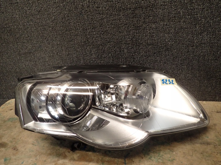 LICHT VORNE RECHTS VW PASSAT B6 XENON