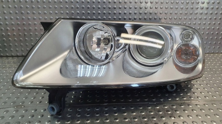 far prednji dio lijeva 7L6941015BJ VW TOUAREG i 02