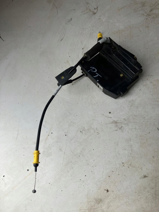 de la Serrure Portière Droite Arrière PEUGEOT 308 T9 HB 9807954780