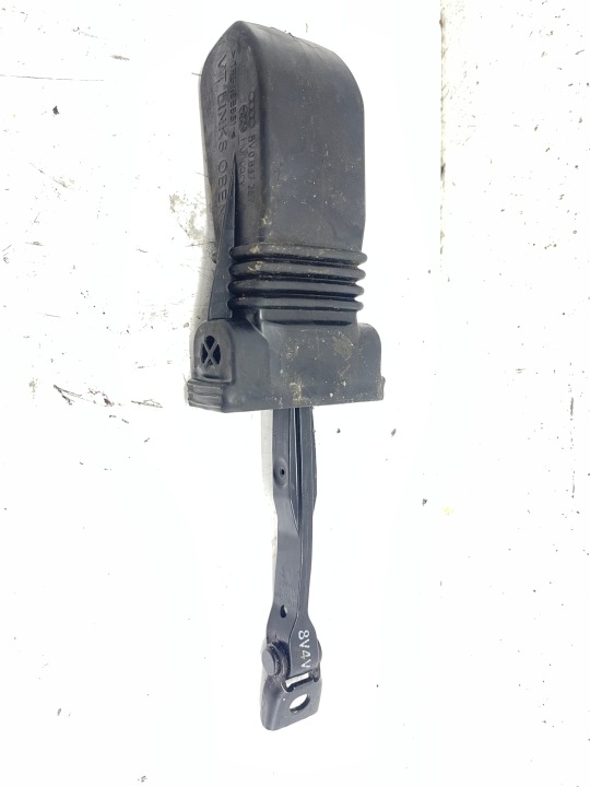 omezovač dveře levý předek AUDI A3 S3 8V0837267