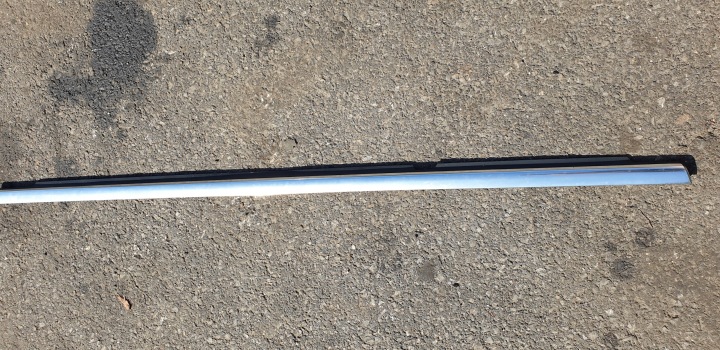 moulding dust z door left rear part chrom Mercedes R W251 LONG OE
