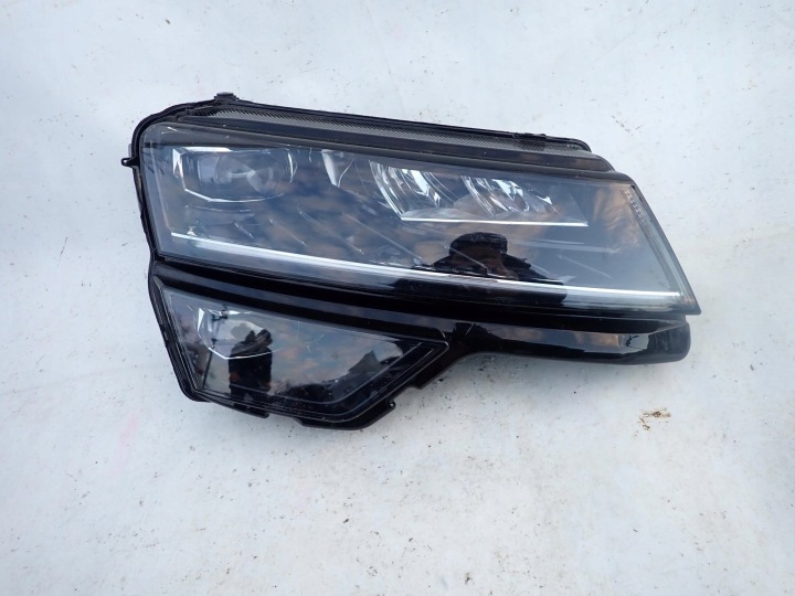 SKODA KAROQ 17-21 Feux phare Avant Avant Droit
