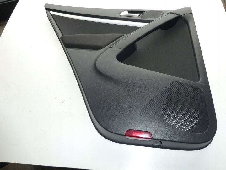 upholstery door of left VW TIGUAN 5N0867211 rear part