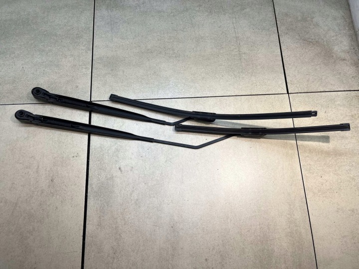 wischerarm vorne PEUGEOT 1007 1.4 16V 9646460180 9646459980