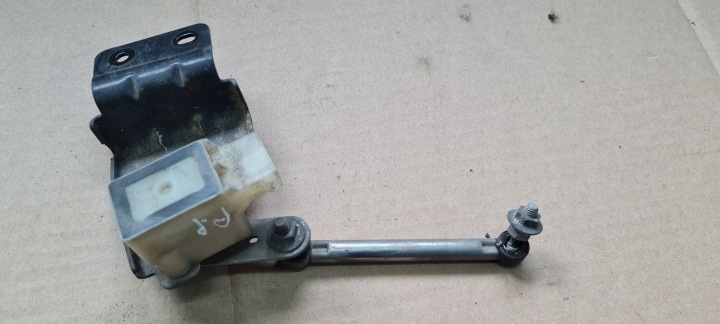 Maserati Quattroporte VI Sensor POZIOMOWANIA lichte rechts vorne 89102324