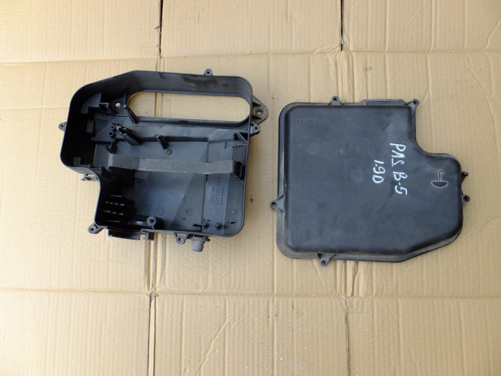 Boîte komputera vw passat b5 lift 8D1907355B 8D1907613A