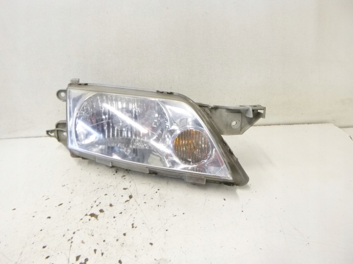 light front right Mazda Premacy 2002r. STANLEY