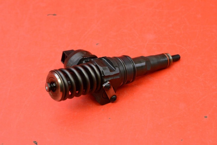 nozzle nozzle 0414720216 038130073BA VW PASSAT B5 1.9 TDI 130 KM 00-05