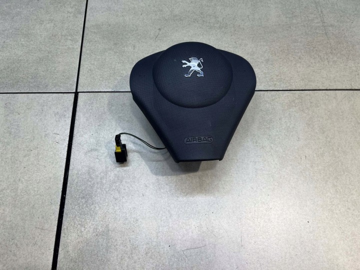 airbag airbag of the steering wheel PEUGEOT 1007 1.4 16V 96441877