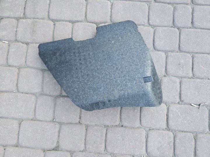 Stopien podstopnica polystirene Peugeot 308 Opel Astra L 6 VI 9830939080