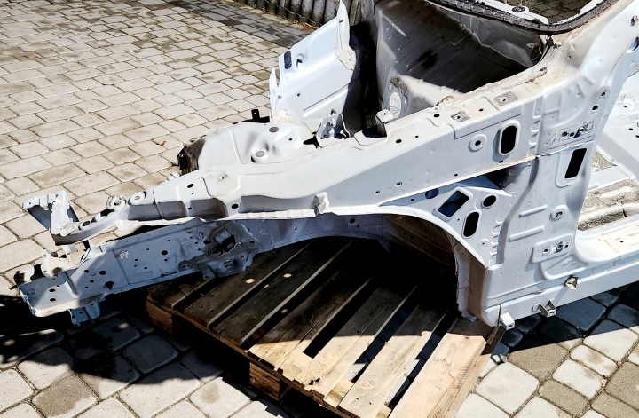 sinistra LONGHERONE Anteriore Infiniti G37 COUPE Q60