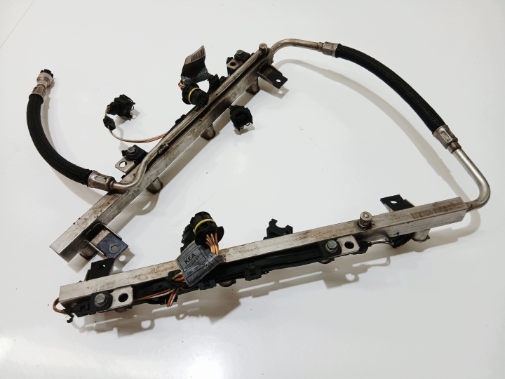svazek vstřikovačů kablovacka BMW E60 545i 7549051