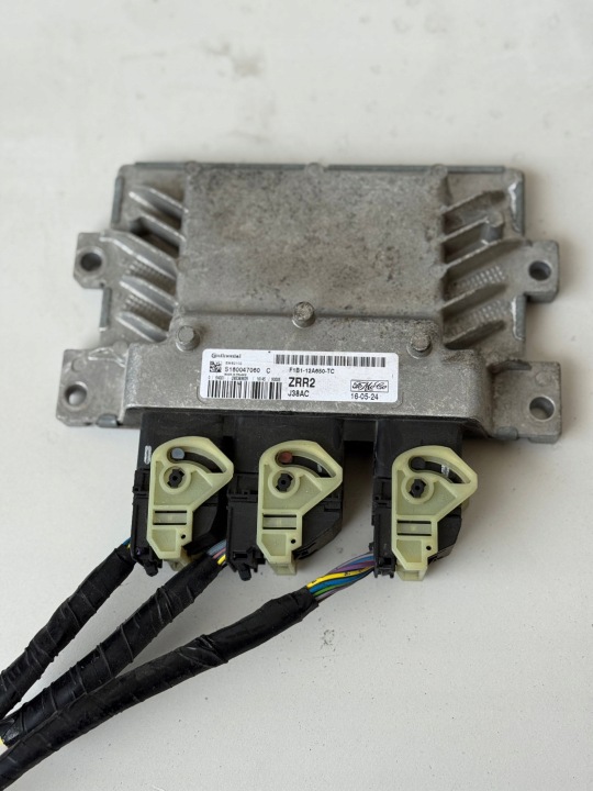 Ordinateur Unité de contrôle Moteur F1B1-12A650-TC FORD FIESTA MK7 VI 1.25i 16R