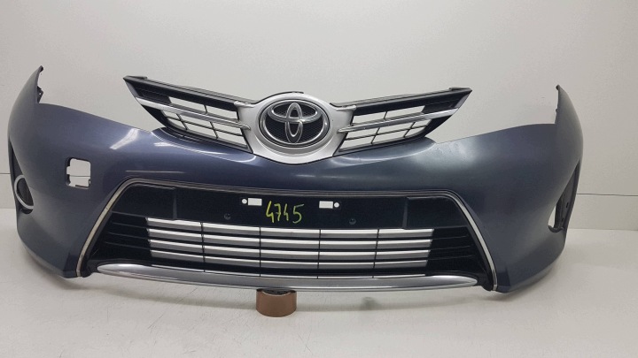 TOYOTA AURIS 2012 - nárazník předek 5311202390