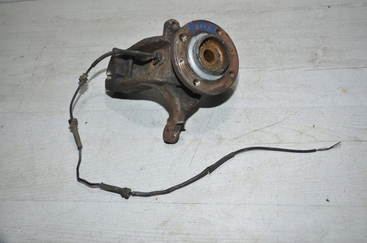 Achsschenkel Radnabe Radlager rechts vorne 1.2 Peugeot 2008 14r