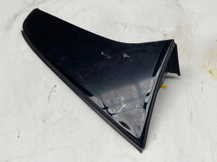 Spoiler bonnet left moulding MERCEDES C-KLASA W205 KOMBI A177900200 !J