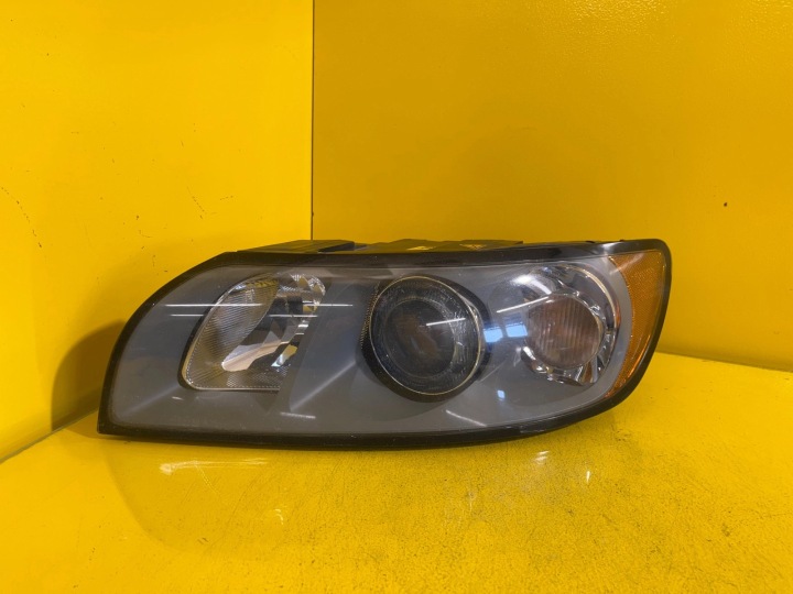 light left VOLVO V50 04-07 XENON 30698889