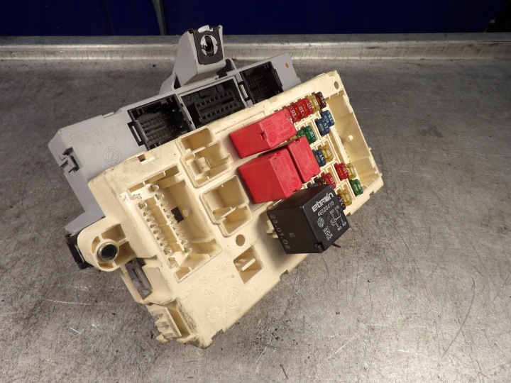 FIAT STILO KASTEN DER SICHERUNGEN 46797600 501208940090