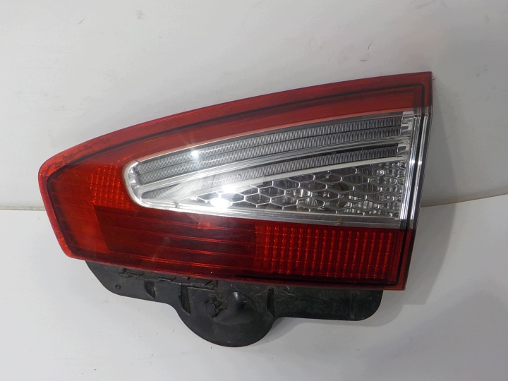 FORD MONDEO IV MK4 KOMBI feu du capot droit arrière droite arrière BS71-13A602-BE