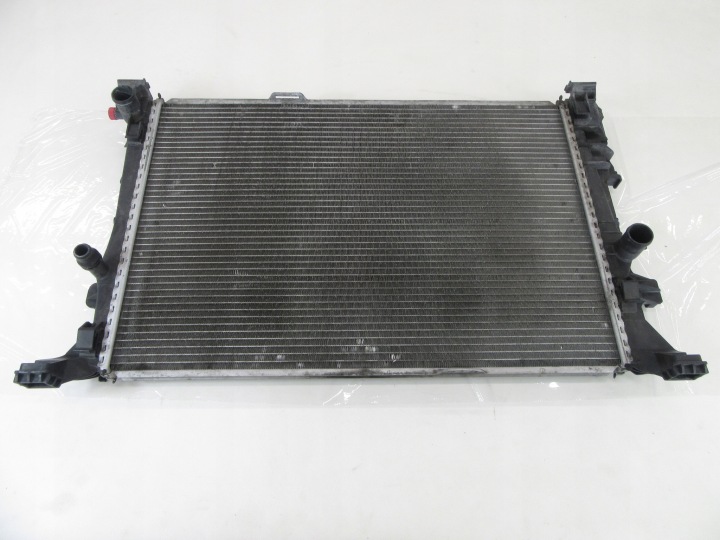 Radiatore motore usato LIQUIDO Mercedes-Benz B-klasa GLE W246 A 099 500 12 03