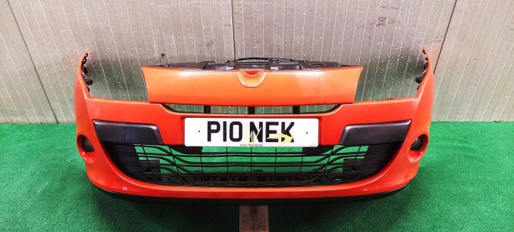 nárazník předek RENAULT MEGANE III LAK: 0V727 OV727