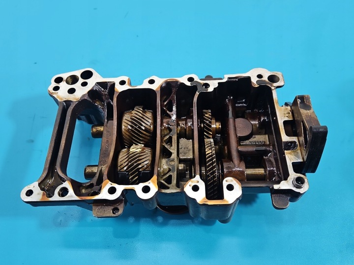 ÕLIPUMP AUDI A3 8P 2.0 FSI 06B103535B 8