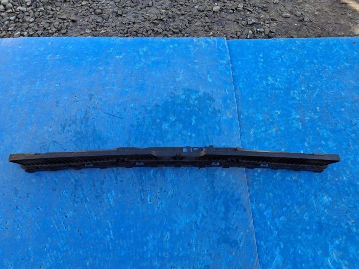 Suppporto montaggio paraurti posteriore SRODKOWAY SEAT TARRACO 2018R-> 5FJ807863A