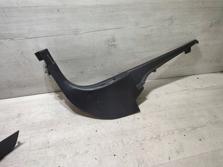 Peugeot 308 2019 front side left moulding threshold