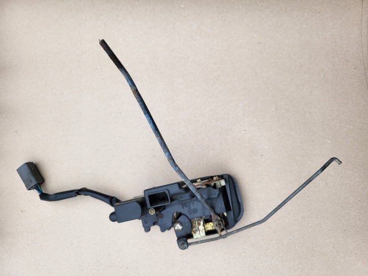 de la Serrure Portière Gauche Avant MAZDA 626 IV 2PIN OE EU 152800-7001