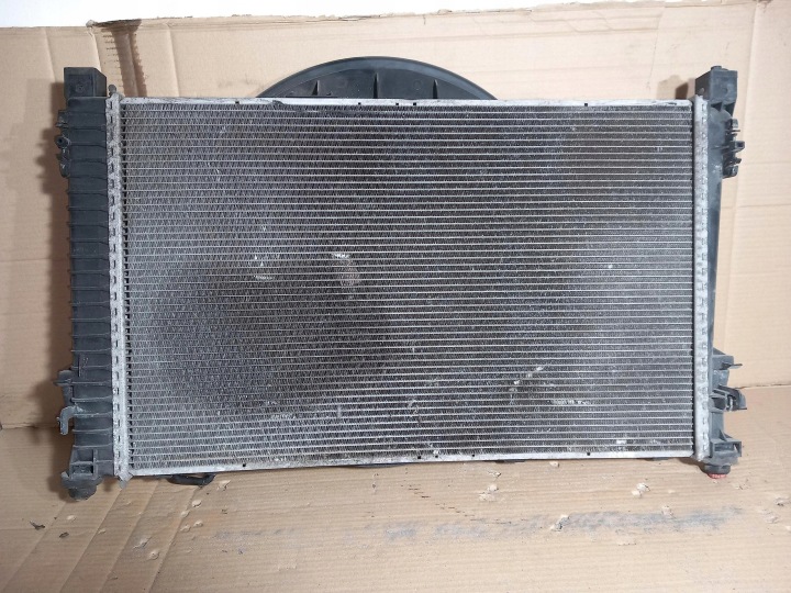 KOMPLET der Kühler Lüfter MERCEDES C-KLASA W203 1.8 A2035000293