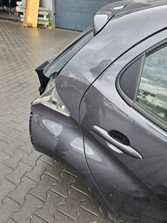 TOYOTA YARIS IV Aile Longeron Droite Arrière Droit Arrière